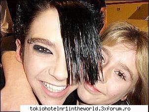 ..::Pics with Bill::.. - fetele astea :x :x c sar p el nu mai sariti aja p - ..::Bill Kaulitz::..